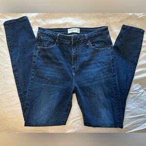 Abercrombie & Fitch “Super Skinny High Rise” Dark Jeans Size- 30/10 Long